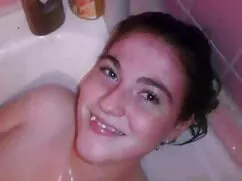genç bir türkçe konuşmalı gerçek porno çocuk ile yaşlı sarışın kadın.