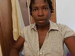 Kalın bir türk gerçek porn yüz ile sahilde